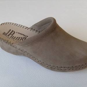 Handmade women&#39;s slippers in real leather