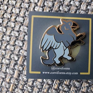 Kleiner Hippogreif Emaille Pin - Hippogryph Vogel Pferd Fantasy Heraldik Göttertier Glücksbringer