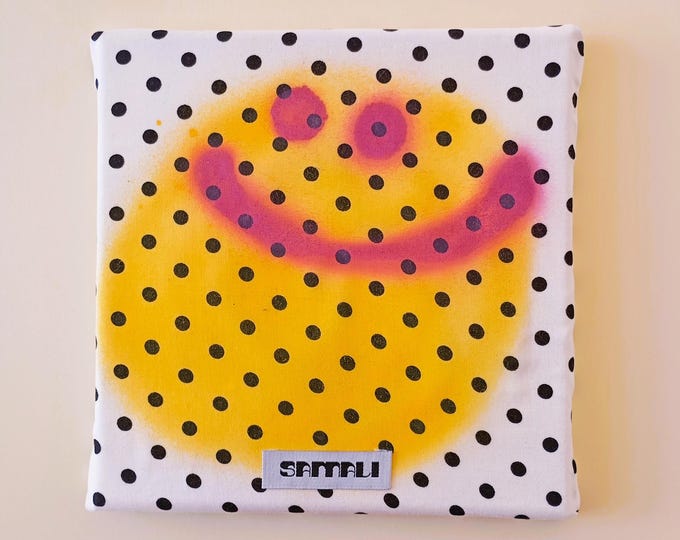 yellow polka dot smiley