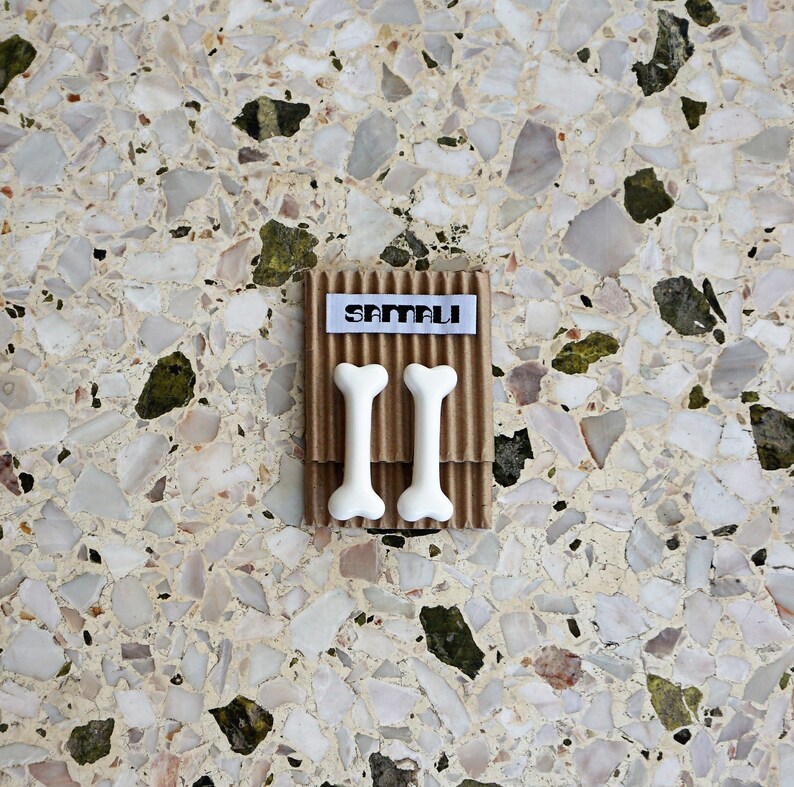 samali bone hair clip