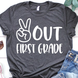 Paz fuera 1er grado Svg, último día de la escuela Svg, niño primer grado de descanso de verano, niños graduación camisa Svg archivos de corte para Cricut, Png, Dxf, Eps