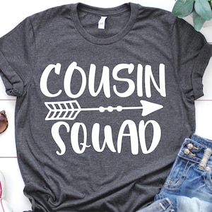 Cousin Squad Svg, Cousins Svg, Cousin Crew Svg, Cousin Tribe Svg, Reunião de família Svg, Cousin Camp Summer Shirt Svg Arquivo para Cricut, Png, Dxf