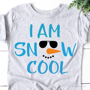 Jongen kerst Svg, sneeuwpop gezicht Svg, Snow Cute Svg, I'm Snow Cool, Frosty Svg, Snowman Svg, Shades Svg, Carrot Nose Svg voor Cricut, Png, Dxf
