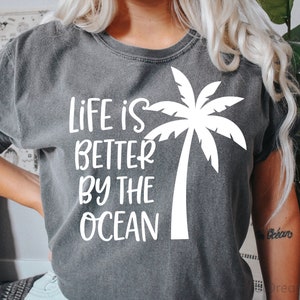 La vie est meilleure au bord de l'océan, Svg amour de la plage, plage, Svg été, Svg mode vacances, vacances océan Svg, vacances chemise Svg pour Cricut