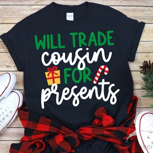 Trocará Primo por Presentes Svg, Equipe de Natal Svg, Natal Svg, Esquadrão do Papai Noel, Crianças Natal Svg, Papai Noel Svg, Camisa de Natal Svg