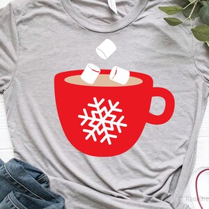 Cacao caliente Svg, caliente taza de cacao Svg, taza de chocolate caliente, Navidad Svg, películas de Navidad, cacao con malvaviscos, camisa de niña Svg Cricut, Png