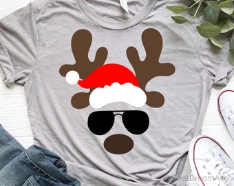 Junge Rentier svg, Rentier mit Weihnachtsmütze, Baby Boy Deer, Weihnachtssvg, Sonnenbrille, Kinderweihnachtsshirt-Svg-Datei für Cricut, Png, Dxf