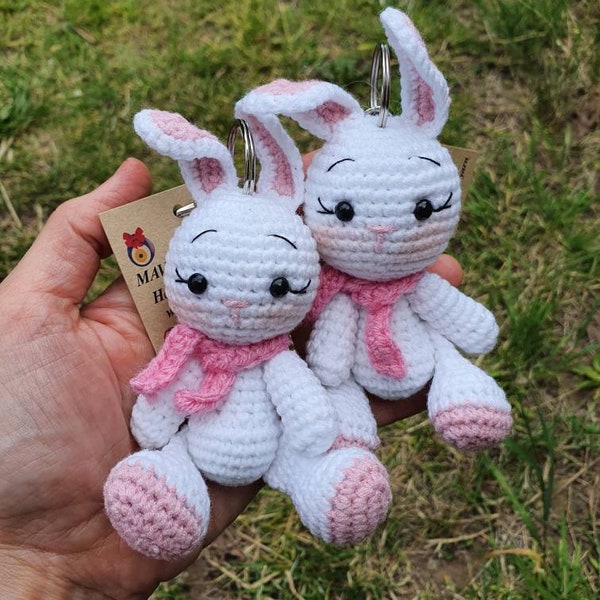 Amigurumi Bunny Uk, lapin de Pâques, lapin au Crochet, fait à la main, cadeau de Pâques, cadeau pour les enfants, lapin en peluche, accessoires de sac de lapin, porte-clés lapin