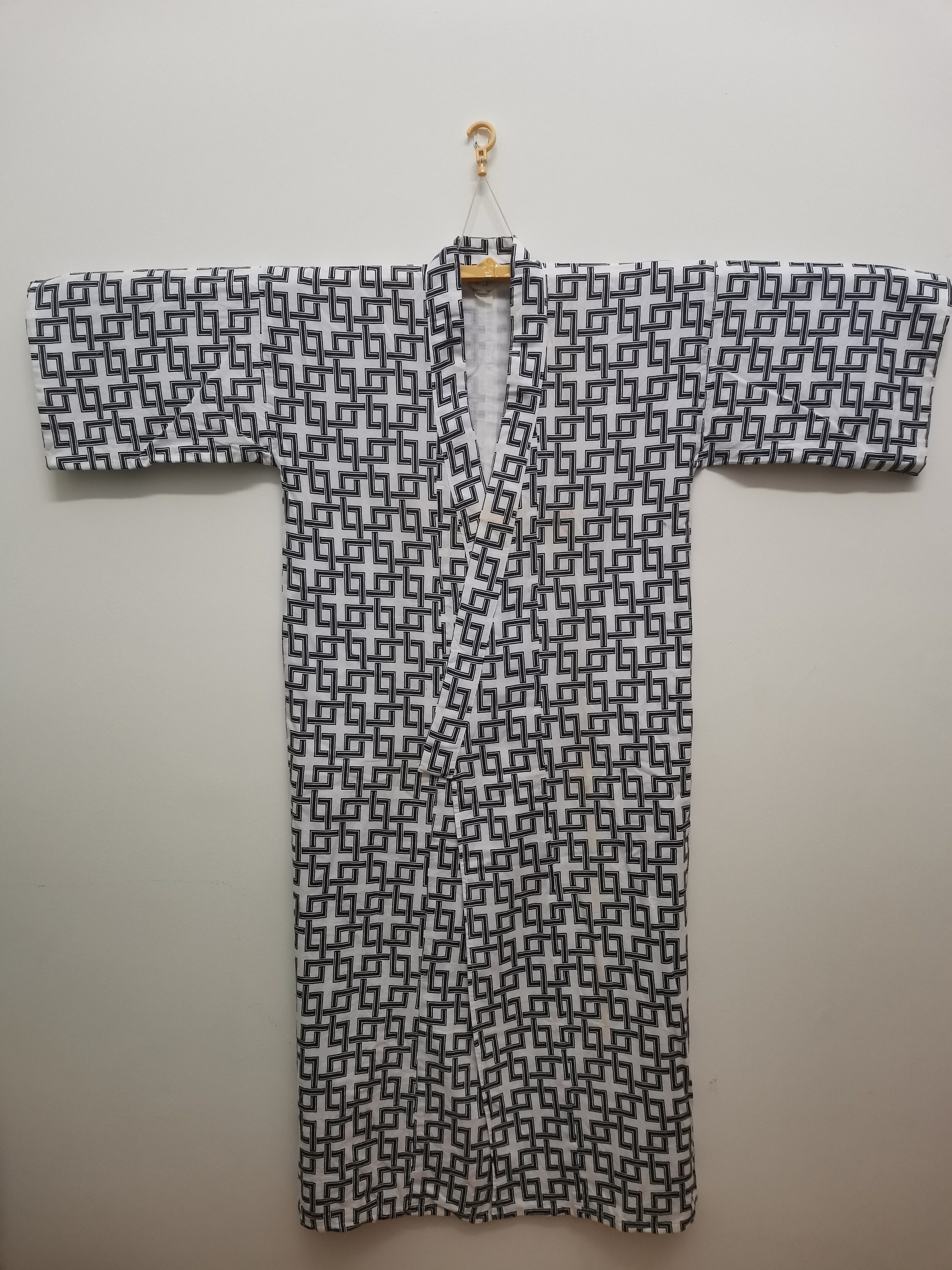 kokataです。 Japanese Artisan Cotton. Vintage Yukata Bolt. Blue Indigo