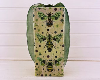 Bumble Bee Wood Block Decor: Shabby Chic Cottage Shelf Sitter