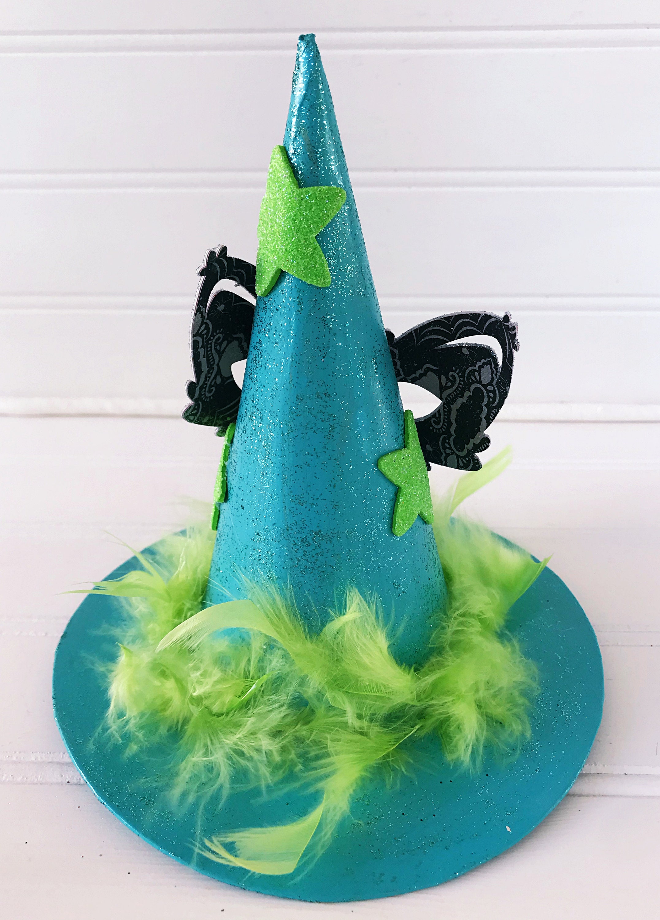 folding a tiny witch hat with pape4 folding a tiny witch hat with pape4