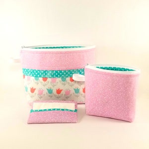 Wide-opening zipper bags set of two with Tulips.