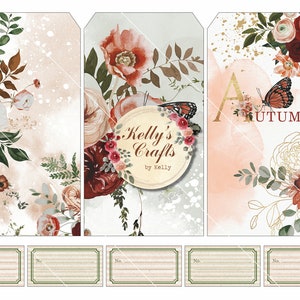 Puede incluir: Conjunto de etiquetas decorativas con dise&ntilde;os florales y de mariposas. Las etiquetas presentan fondos de acuarela en tonos melocot&oacute;n y crema, con detalles dorados y rojo oscuro. El texto "Kelly's Crafts" y "AUTUMN" son visibles.