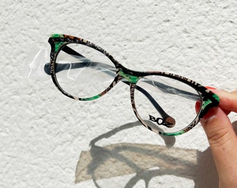 Créateur français BOZ, Charme, Monture optique Cat Eye vintage Femme, Lunettes de vue imprimé multicolore vert noir, Fabriqué en France