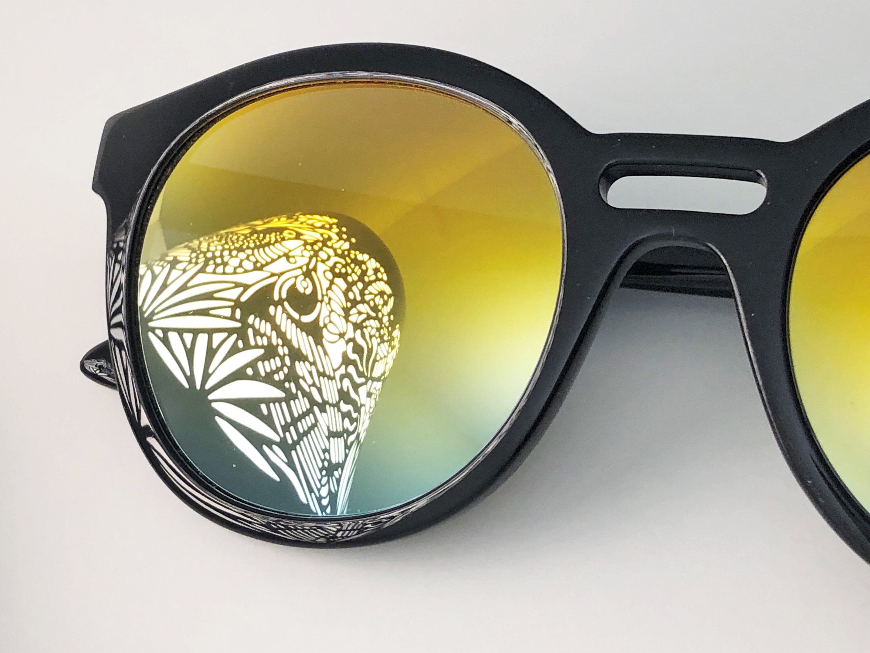 KBL New Roc Model Sunglasses With Mirrored Gradient
