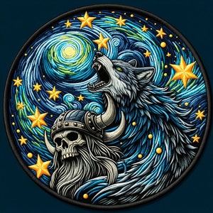 Könnte beinhalten: Ein runder gestickter Patch mit einem blauen und gelben, wirbelnden Hintergrund, der an Van Goghs Sternennacht erinnert. Ein Wolf heult zum Mond, und ein Schädel mit einem gehörnten Helm befindet sich im Vordergrund.