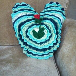 3D crochet pillow cover pattern heart pillow valentine crochet pattern