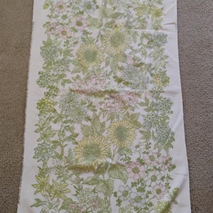Terry Cloth Bath Towel Pastel Magnolias Fall Harvest Hand Cannon Floral Royal Family Vintage Colors Mod MCM Flower Power Bathroom Kitchen