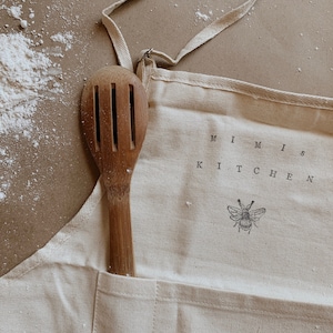 Personalized Apron, Custom Name Apron, Cooking Gift for Mom, Mother’s Day Kitchen Apron, Chef Gift, Holiday Baking Apron, Gift for Bakers