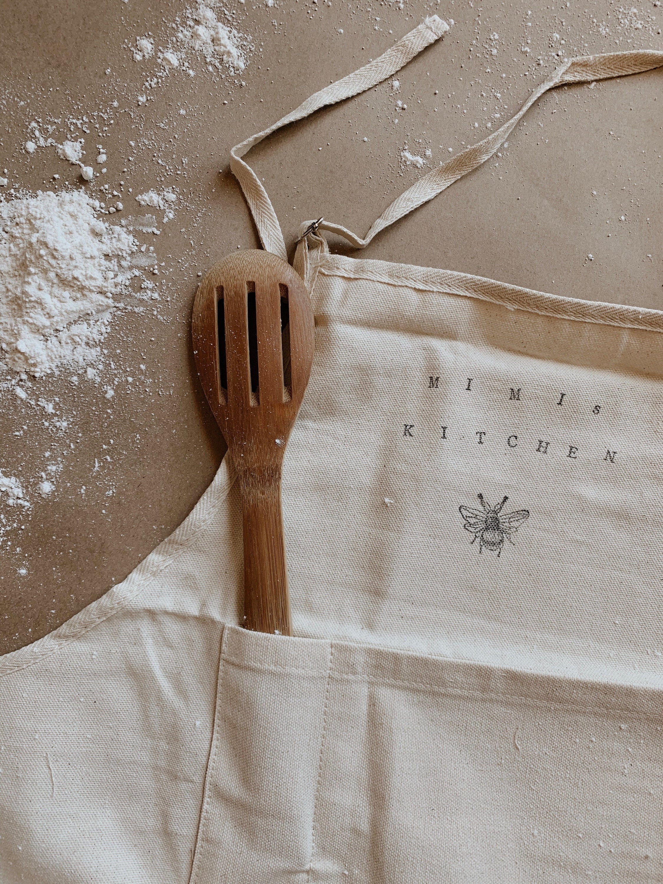 Personalized Apron, Custom Name Apron, Cooking Gift for Mom, Mother’s Day Kitchen Apron, Chef Gift, Holiday Baking Apron, Gift for Bakers