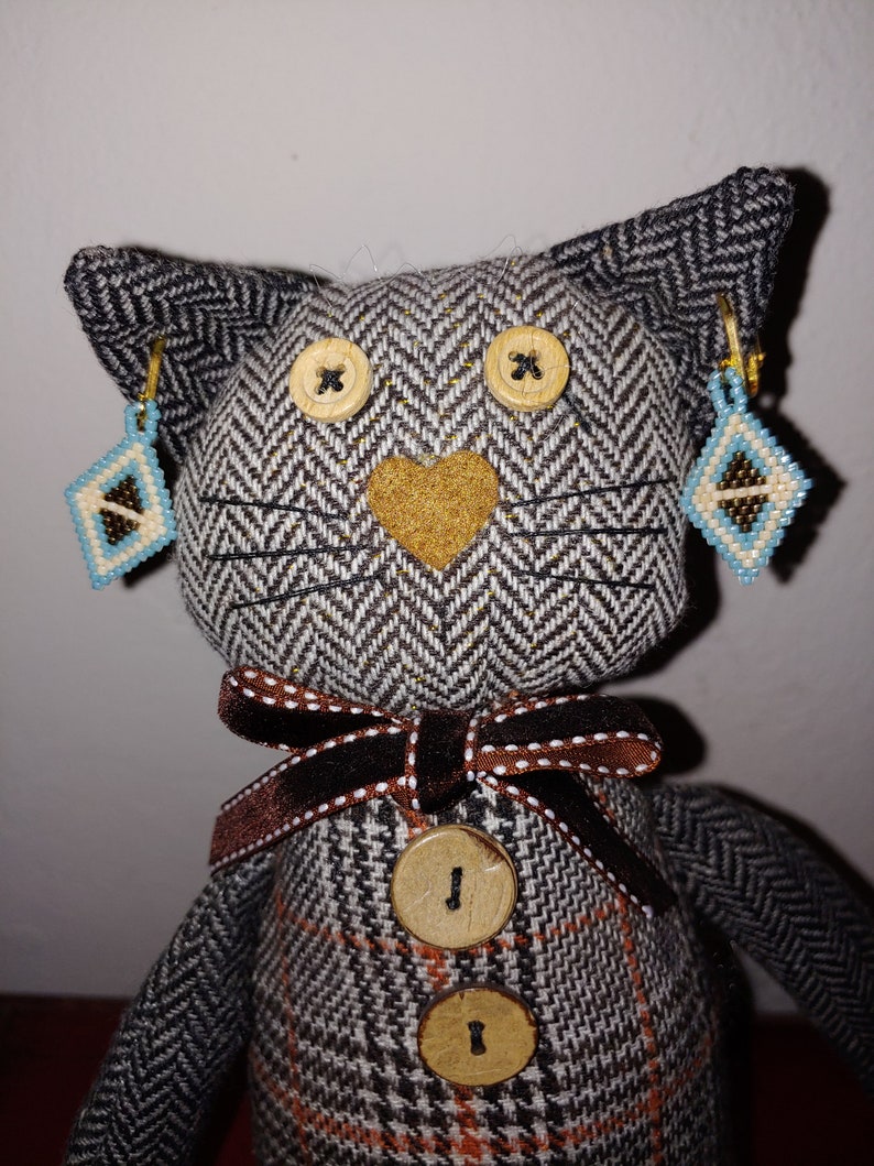 Vintage Clip-on Beaded Native American Earrings