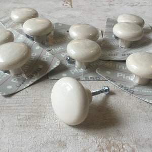 Vintage Beige Cabinet Knobs set of 10 NOS Vintage 1980’s Beige Plastic Knobs Mushroom Cupboard Knobs Vintage Beige Round Cupboard Pulls