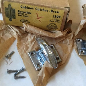 Vintage Rocker Latch 1 Art Deco Cabinet Catch with flush strike, New Old Stock chrome plated Pantry Latch Hoosier Cabinet Latch Reversible