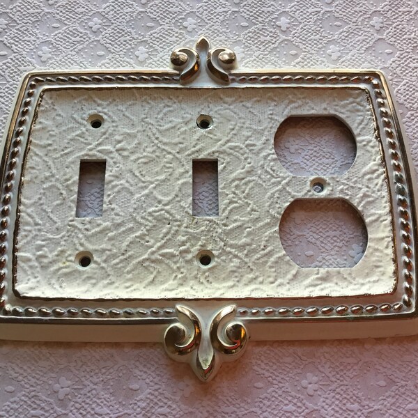RESERVED for T Vintage Amerock Bon adventure Double light switch plate with plug receptacle toggle coverplate