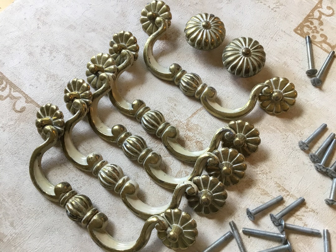 Vintage Bail Pulls, Set of 5 Drawer Handles With Matching Pair Single