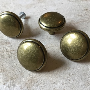 Vintage Brass Bullseye Knobs, set of 4 New Old Stock Vintage Single Mount Ribbed Drawer Pulls