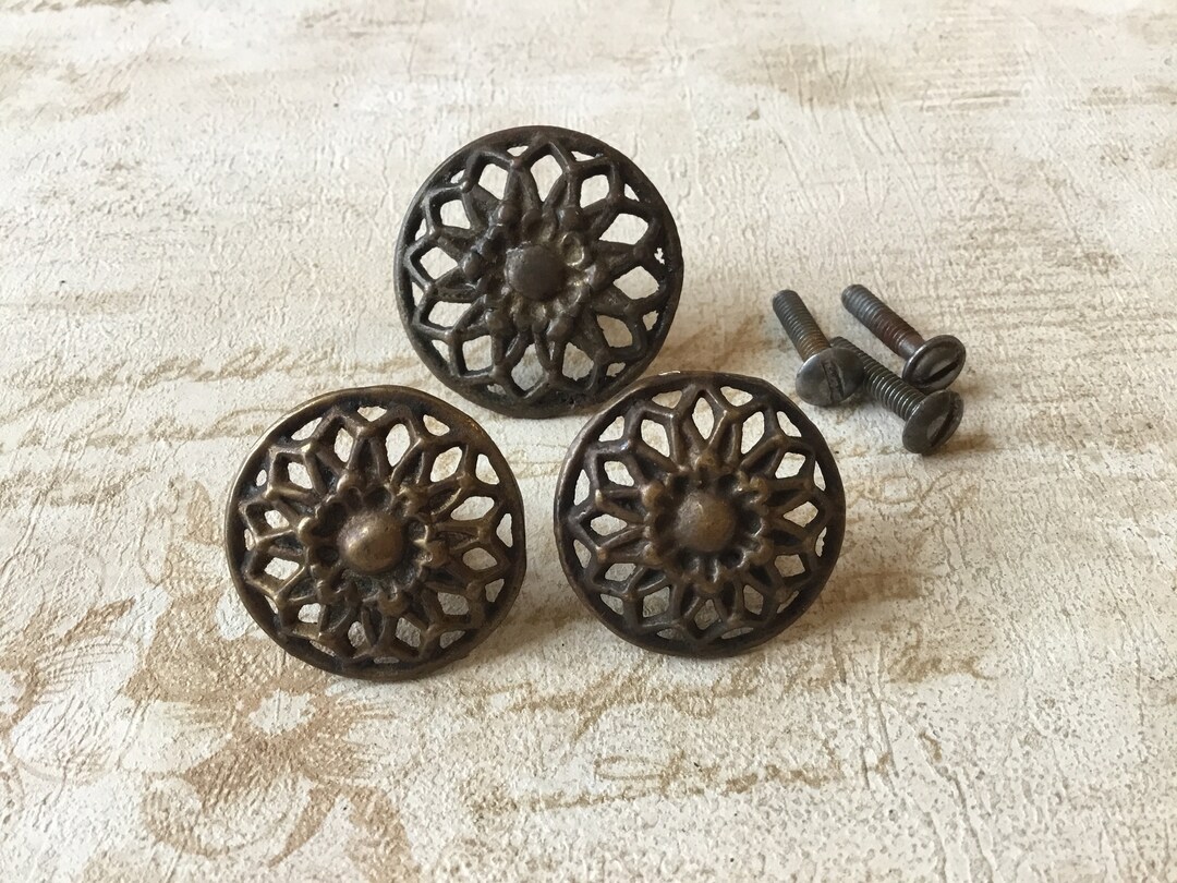 Antique Brass Drawer Pulls Set of 3 Brass Floral Cupboard Knobs Vintage Brass Desk Pulls Floral ...