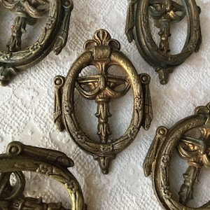 KBC Antique Victorian Brass Oval Ring Pull made in USA Keeler Brass Oval Floral Urn Ring Pull