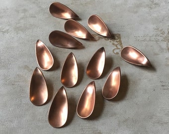 Mid Century Petal Pulls set van 12 MCM 1962 Satijn Verkoperd Petal Shaped Drop Drawer Pulls, Cabinet Pulls single mount Amerock Tear Drop