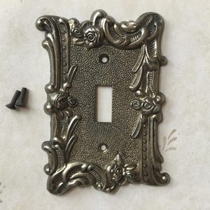 Single Light Switch Cover Plate Vintage 1960’s Floral Single Toggle Decorative Light Switch Plate Cover EDMAR 60T