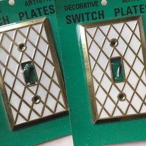 Vintage Diamond-strömbrytarplatta, par NOS Vintage Lattice-täckplattor för en lampa MCM Diamantmönstrade strömbrytarplattor, täckplattor