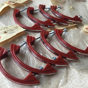 Art Deco Chrome Stripe Cabinet Pulls Set of 9 1950’s Ribbed Early Plastic Vintage Red Hoosier Handles 2 3/4” centre red with  chrome stripe