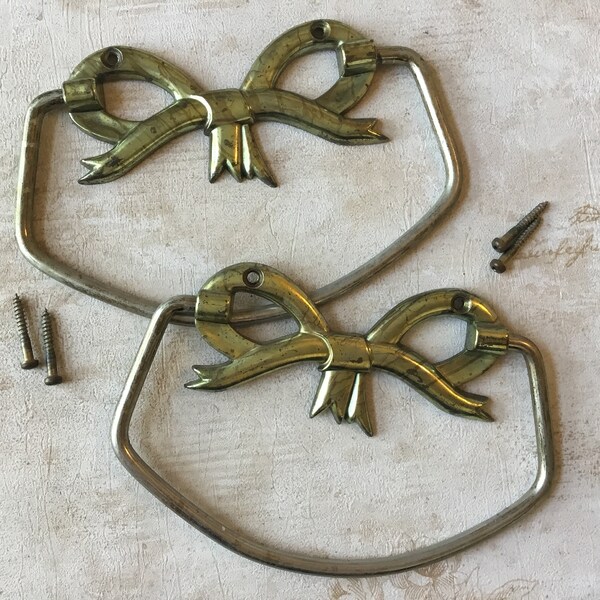 Vintage Bow Handles pair of Large Vintage Brass Bow Chest Handles Vintage Trunk Handles Vintage Hamper Handles Bow shaped large handles