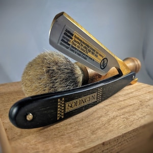 Brand new Dovo Bismarck 6/8 Straight Razor Self Care