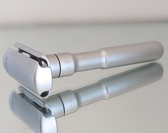 Merkur Futur Matte Flat Silver Adjustable Double Edge Safety Razor Safety Razor With Snap Closure