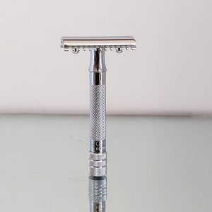 Merkur 15C Double Edge Safety Razor, Open Tooth Comb, Chrome