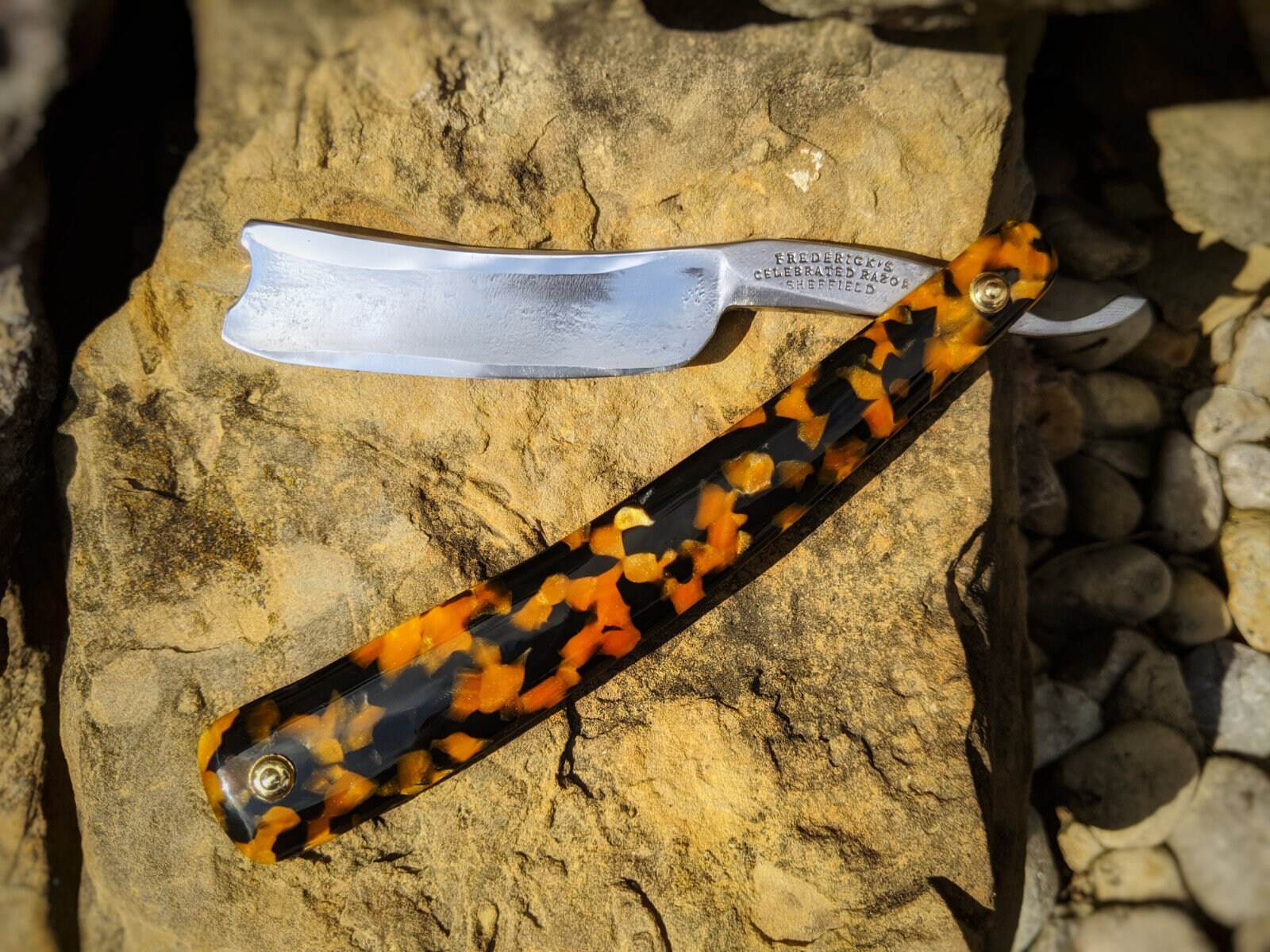 Vintage Straight Razor Frederick Reynolds 13/16” Smiling Barber Notch