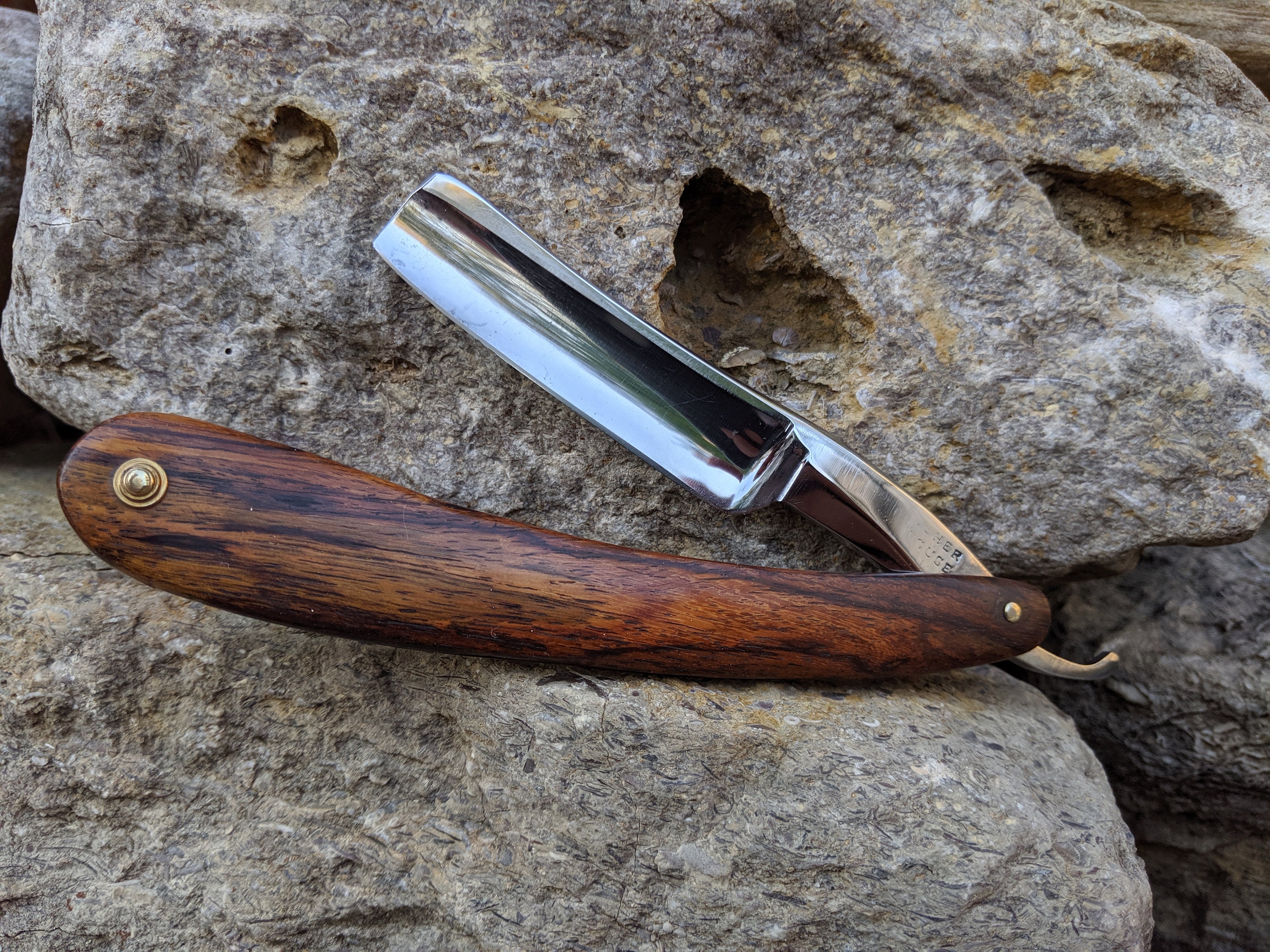 Nice Wade and Butcher Straight Razor Custom Wood Scales Antique Vintage