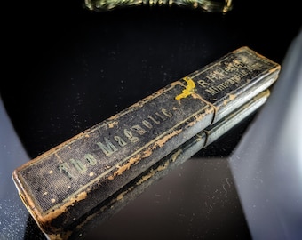 The Magnetic   Vintage Straight Razor case