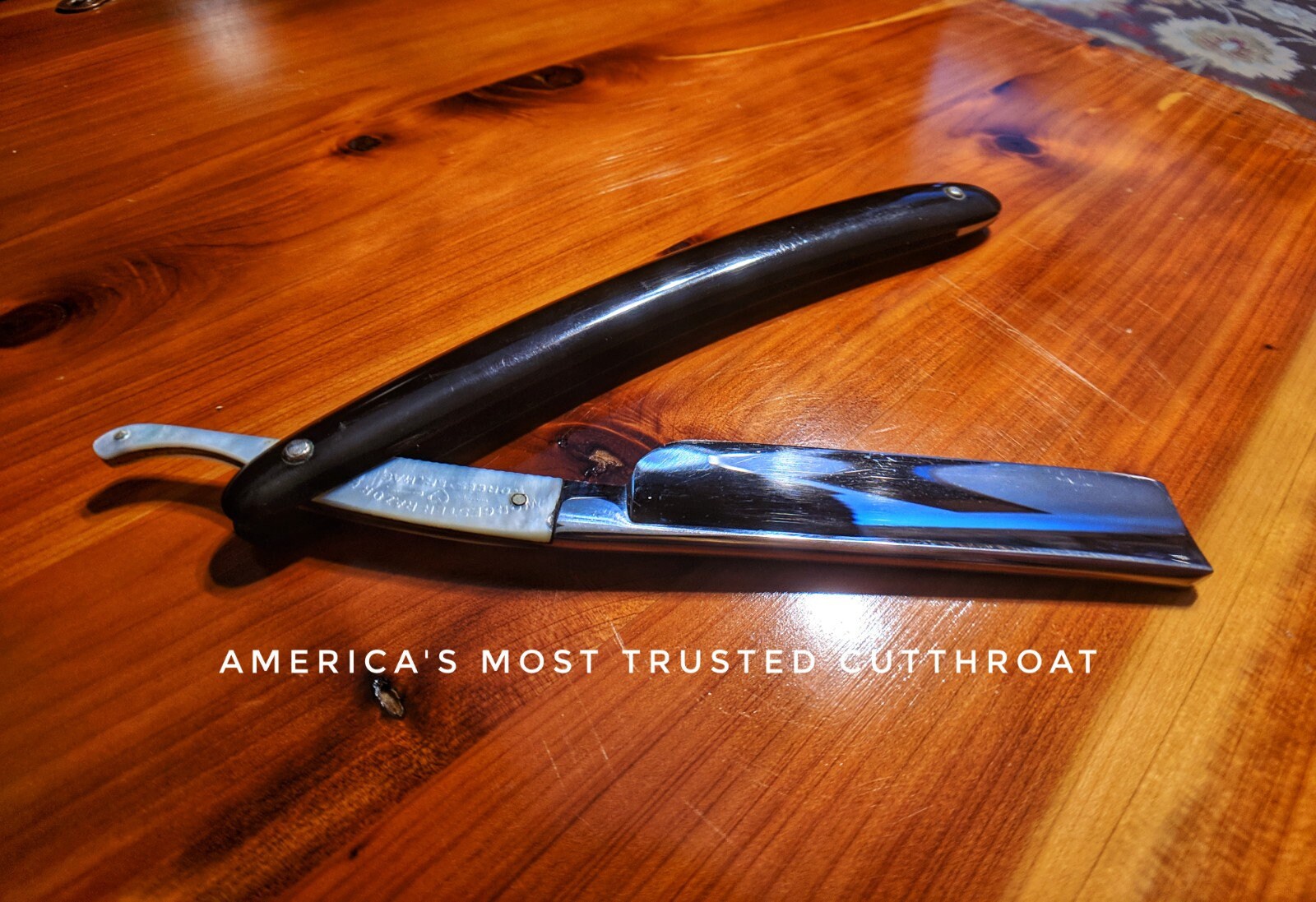 Beautiful Near Mint 11/16” Square Point Worcester Razor Company Special