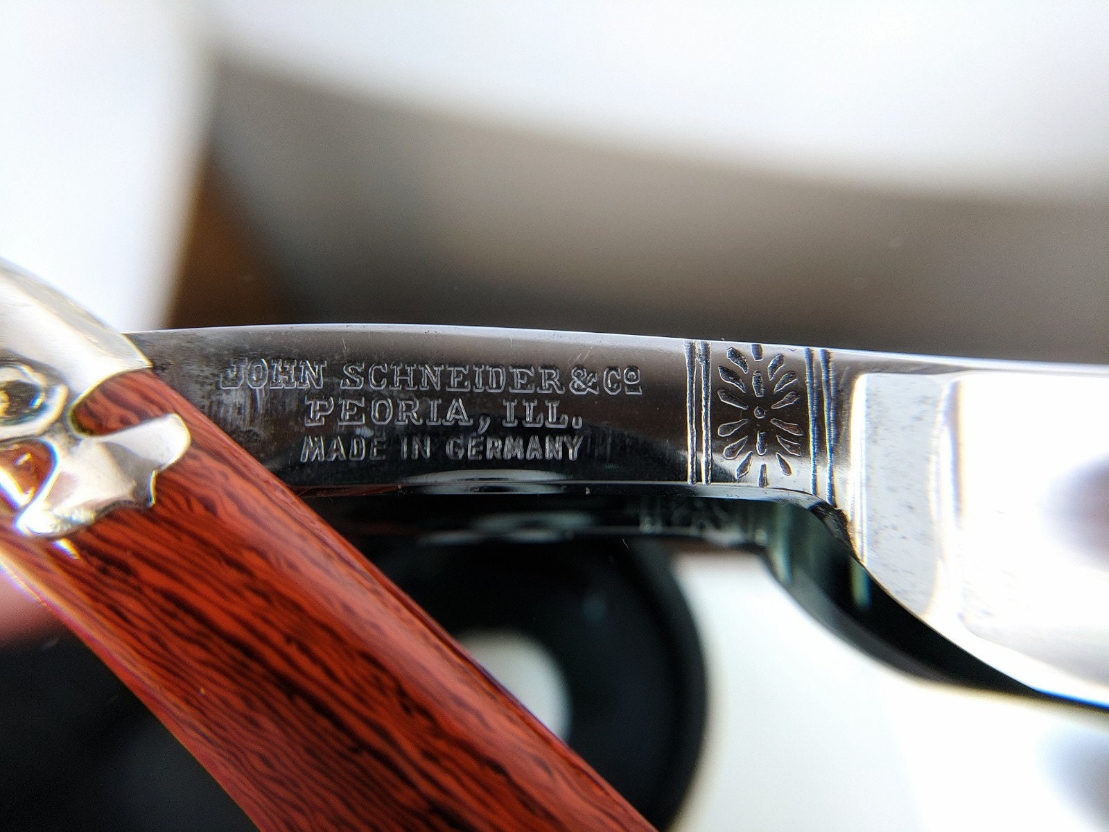free shipping Titan wood handle straight razor steel blade