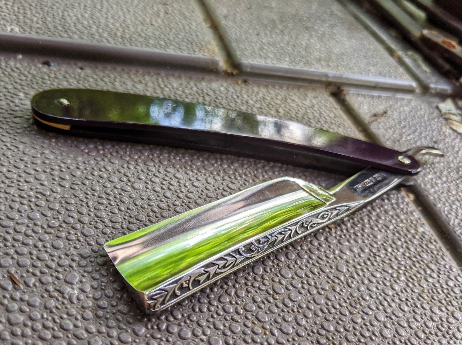 Plum Razor mozart Worked Spine Straight Razor fancy Plum purple scales Shave ready ...