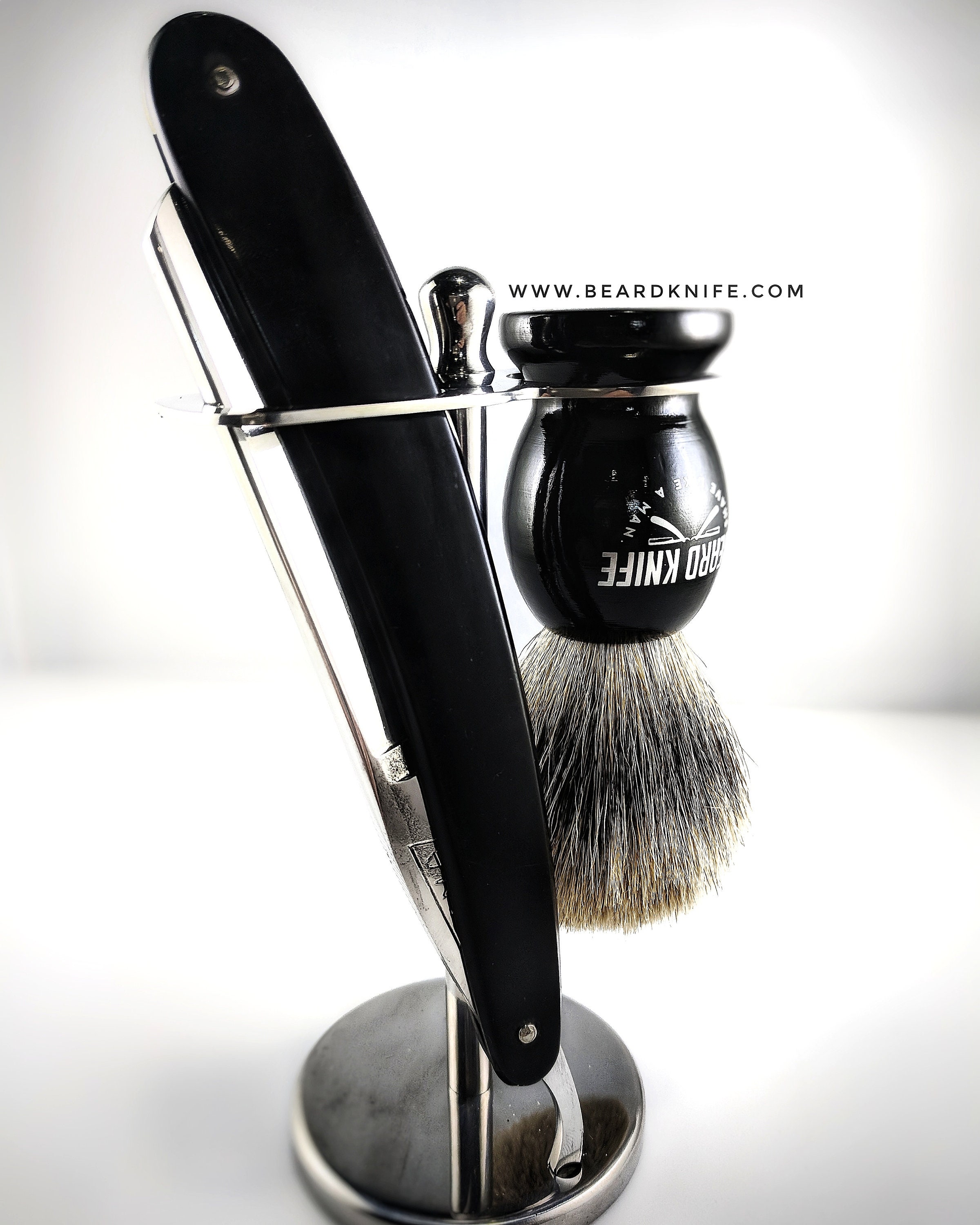 Kama Schaefer 47 straight razor C mon Scales MassiveSelf Care