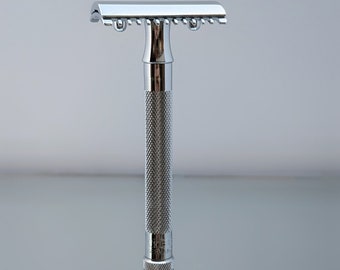 Merkur 25c Double Edge Safety Razor, Straight Cut, Double Chrome Machined DE Open Comb