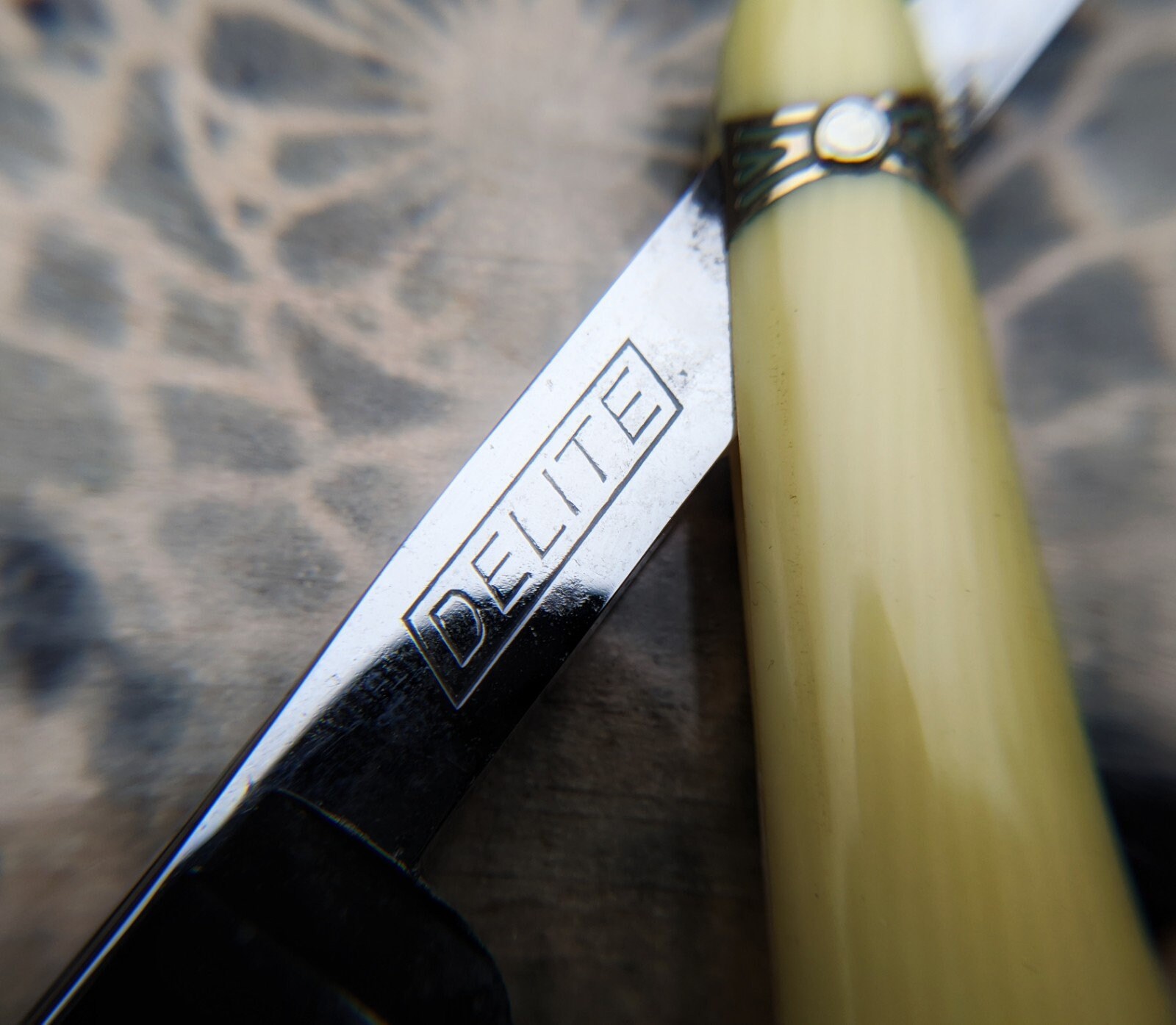 6/8 DELITE Straight Razor Shave Ready Antique Vintage Ornate Troy New