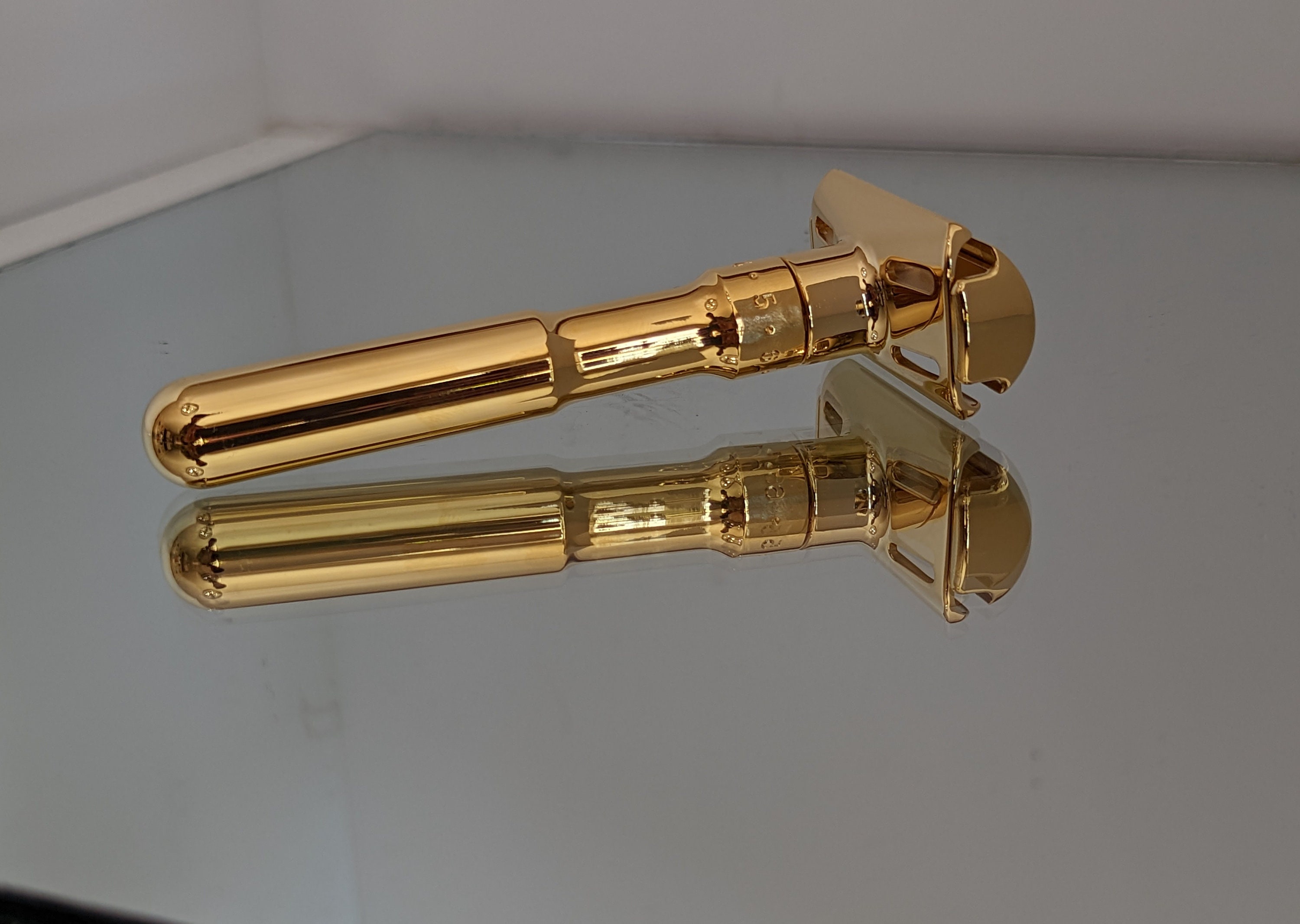 thumbnail image 2 of Merkur Futur Style Adjustable DE Safety Razor – CLONE – New 2 of 5